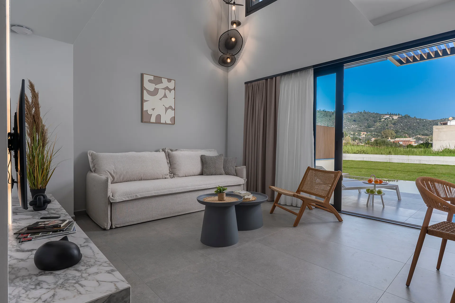 Tiara Holidays - Viridian Executive Villas - Prestige 3-Bedroom Villa with Private Pool - dnevna soba